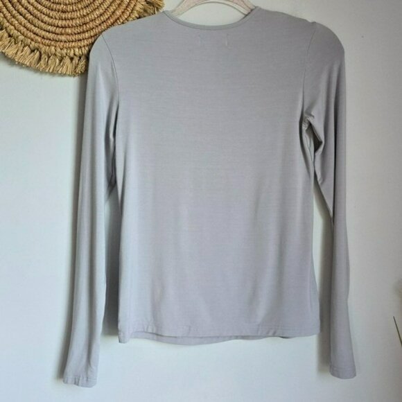 Mott50, New, Caroline Pearl Gray UPF 50 Long Sleeve Crew Sun Shirt Size Small - Picture 5 of 10